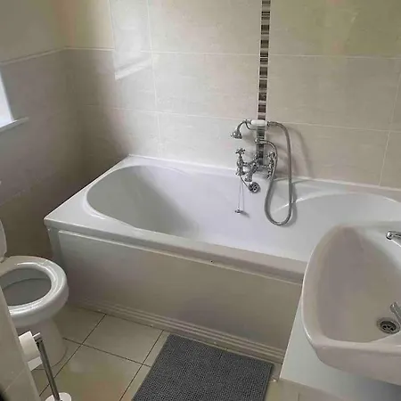 Prázdninový dům Beautiful 3 Bedroom House In Village County Sligo