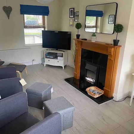 Сasa de vacaciones Beautiful 3 Bedroom House In Village County Sligo