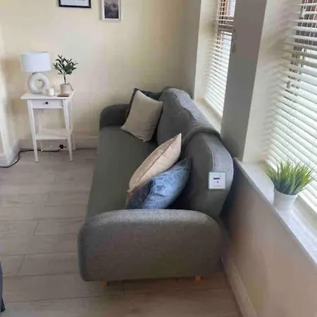 Beautiful 3 Bedroom House In Village County Sligo Vakantiehuis *